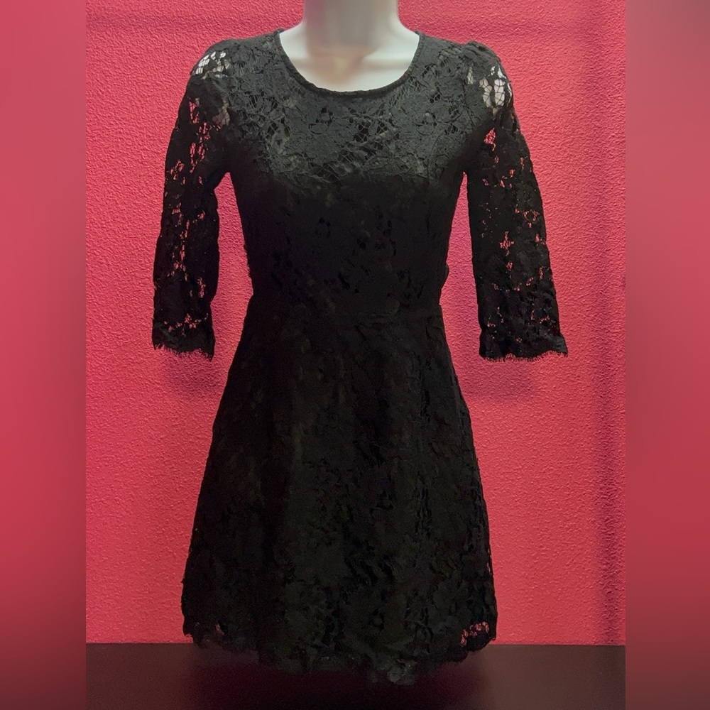 Signature8 Black Lace Long Sleeve Dress